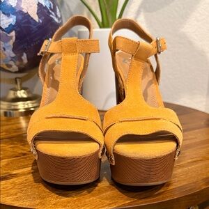 Gianni Bini Mustard Suede T-Strap Platform Sandals
